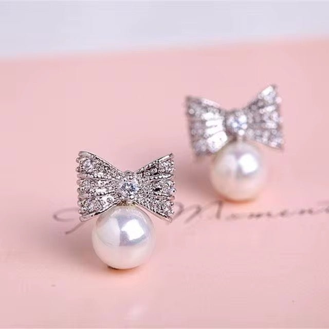 Alba Bow Pearl Earrings