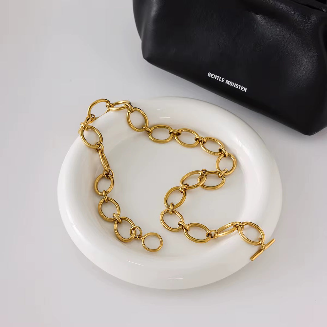 Valeria Toggle Chain Necklace