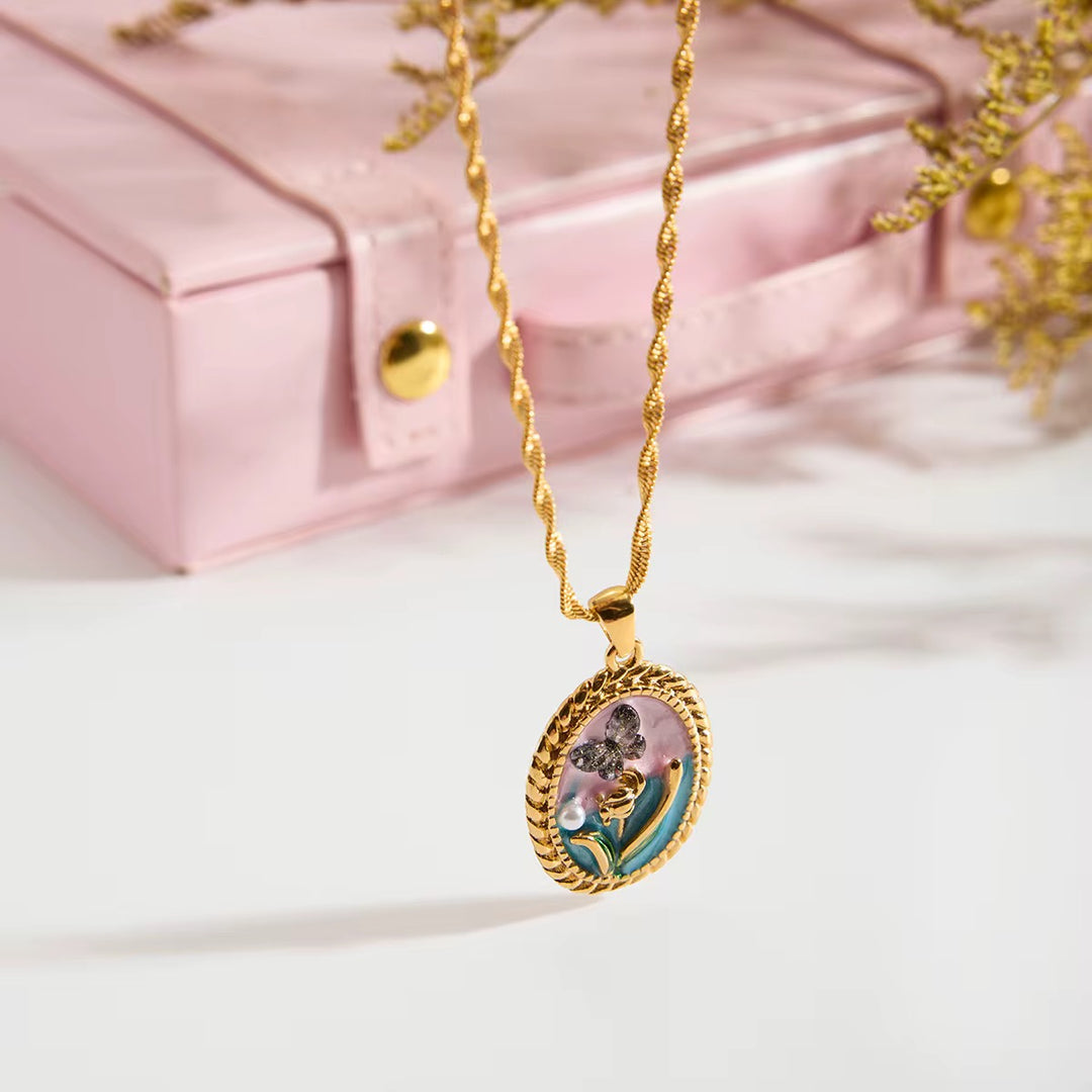 Lia Floral Pendant Necklace