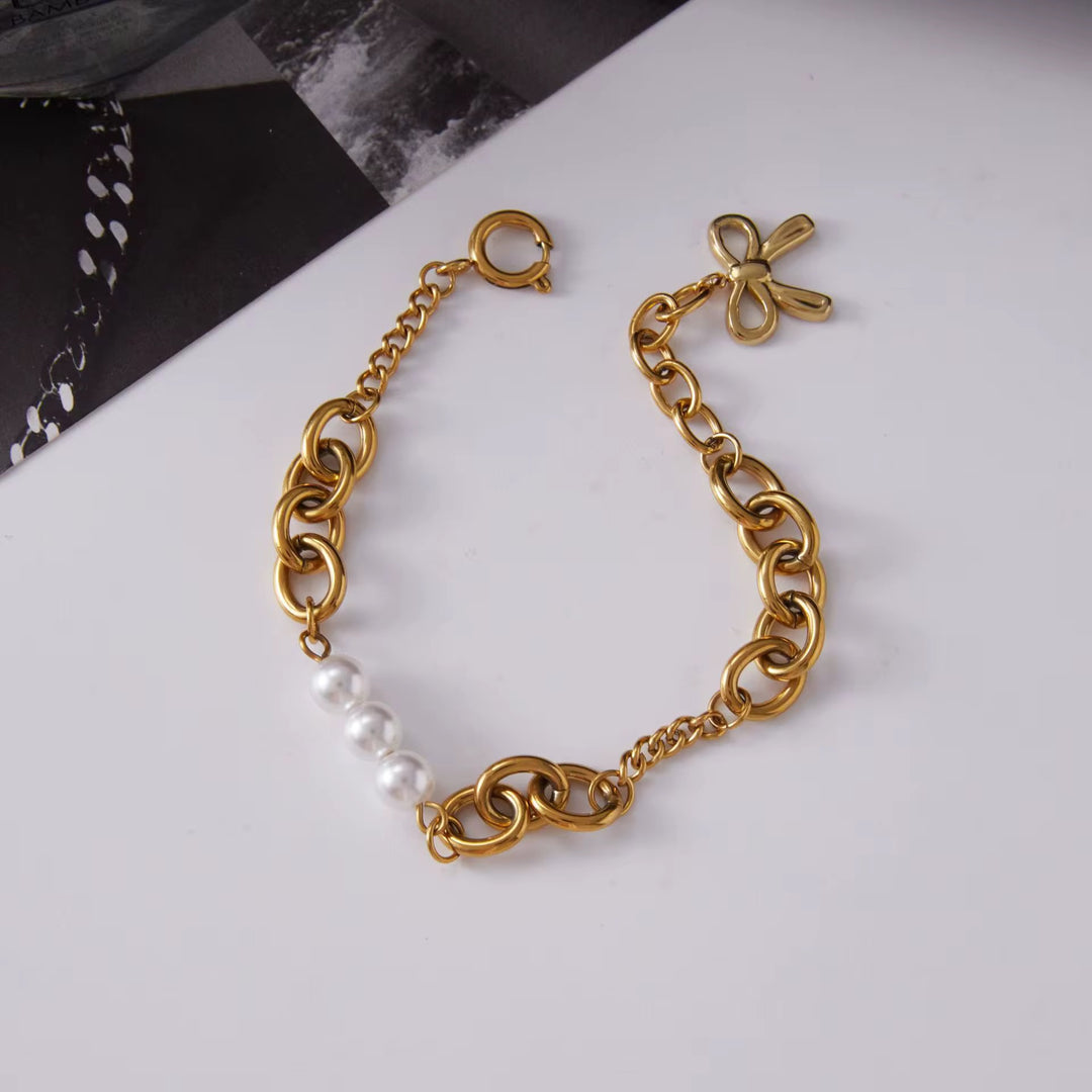 Nadie Pearl Charm Bracelet