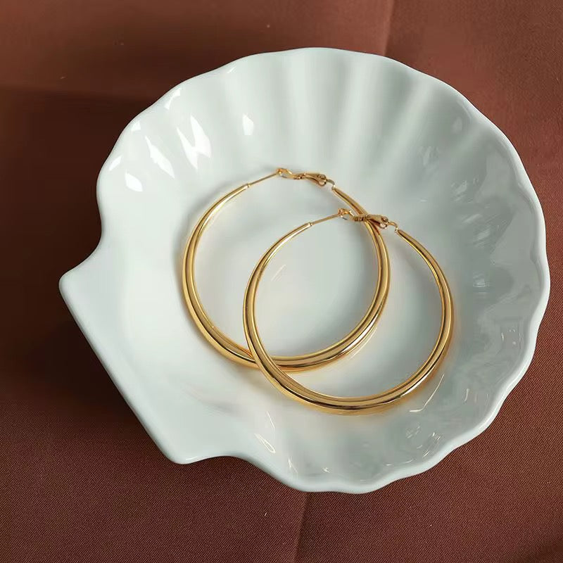 Gina hoops