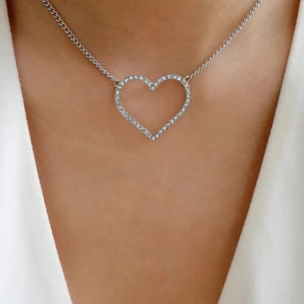 maddie statement heart necklace