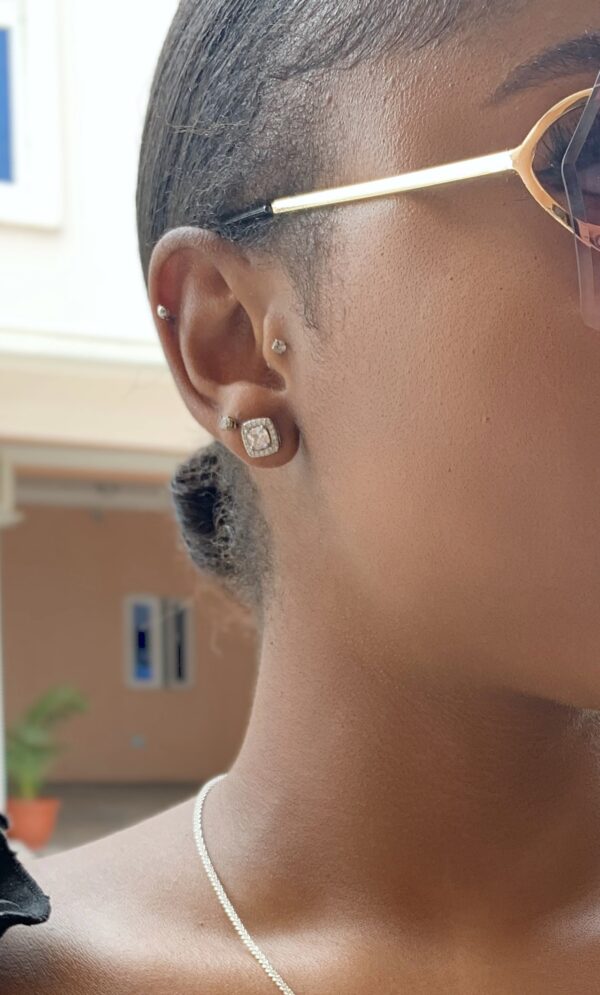 Zuri Studs